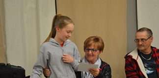 Une grand-maman tout sourire