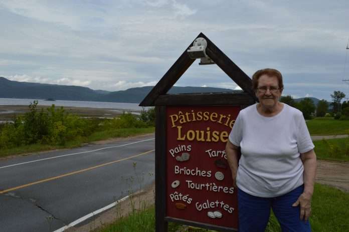 La pâtisserie Louise fait face au fjord du Saguenay à L'Anse-Saint-Jean