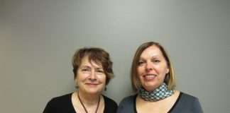 Ginette Côté, mairesse de Petit-Saguenay et Marina Gagné, nouvelle directrice générale de la municipalité