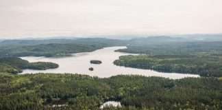 Une superbe vue aérienne du lac Otis