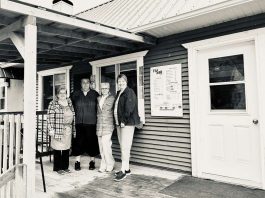 L'équipe du Casse Croûte le P'tit Sag à Petit-Saguenay