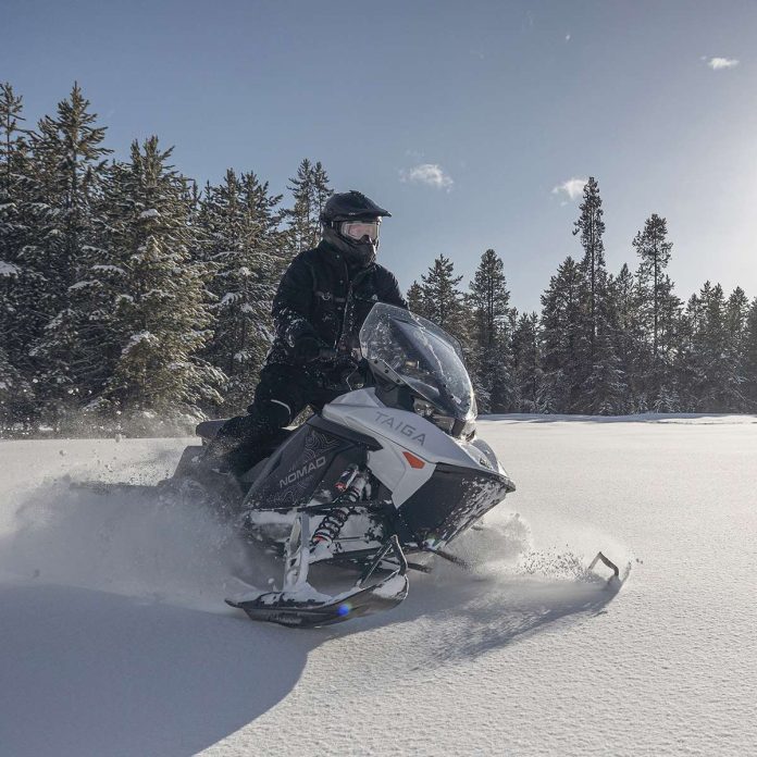 Motoneige électrique dans la neige !